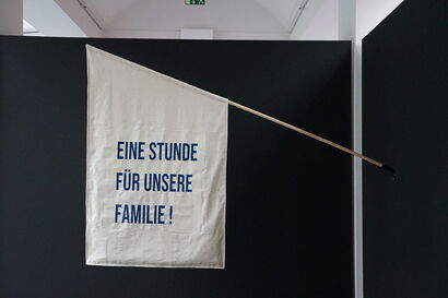 One hour for us, one hour for our family, one hour for life - a Sculpture & Installation Artowrk by Irène  Mélix 